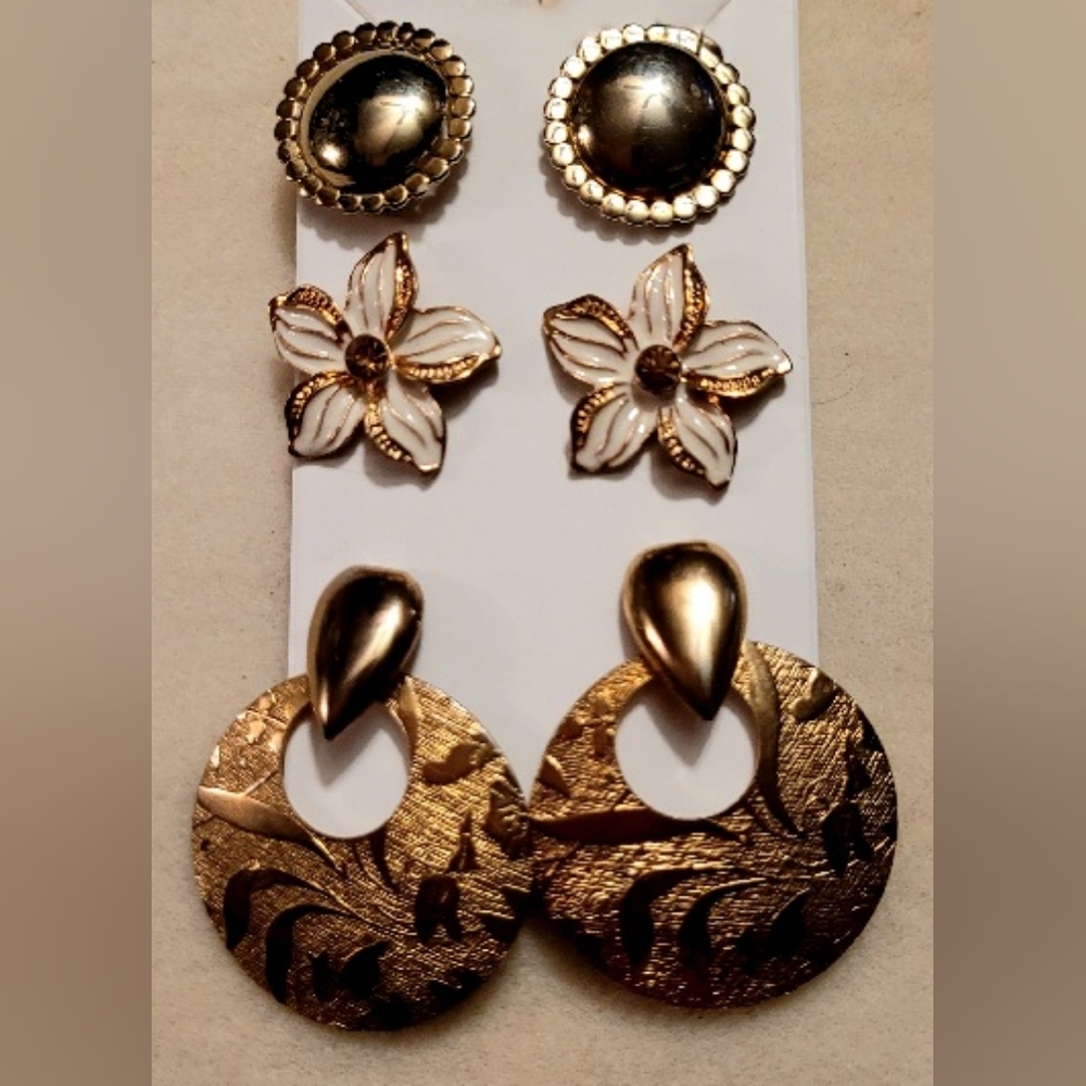 3 PAIRS RETRO GOLD EARRINGS